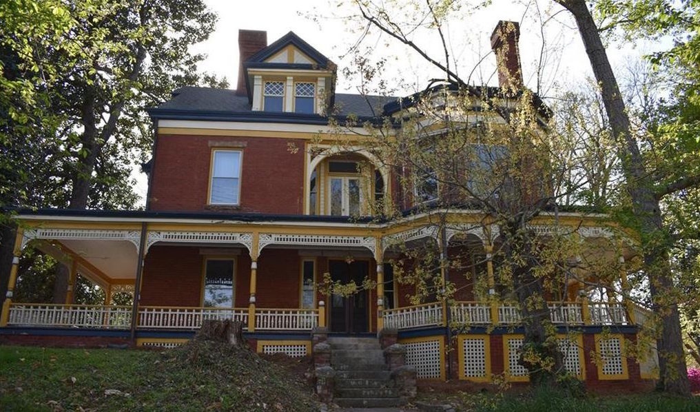 1820 s. main street.jpg