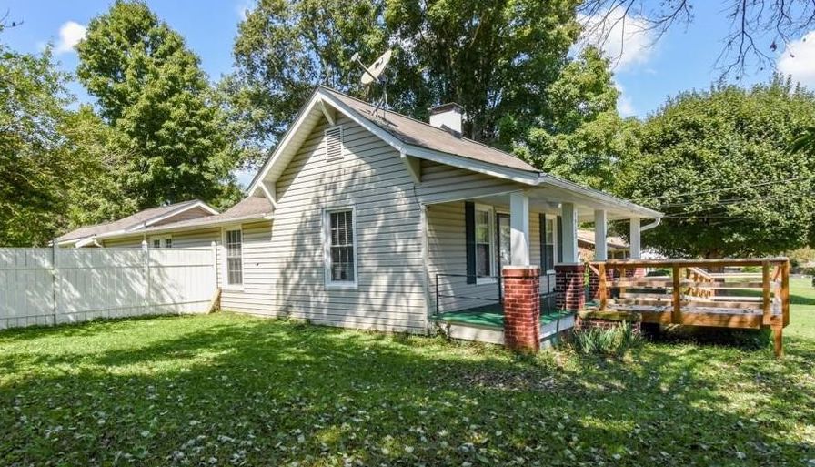 1903 old salisbury road winston.jpg