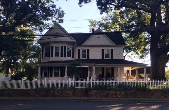 403 w. main street pilot mountain.jpg