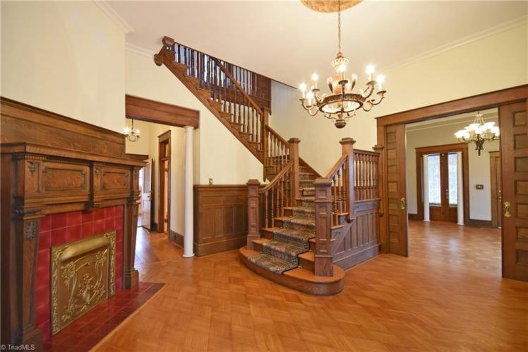 508 n. madison street madison foyer 2.jpg