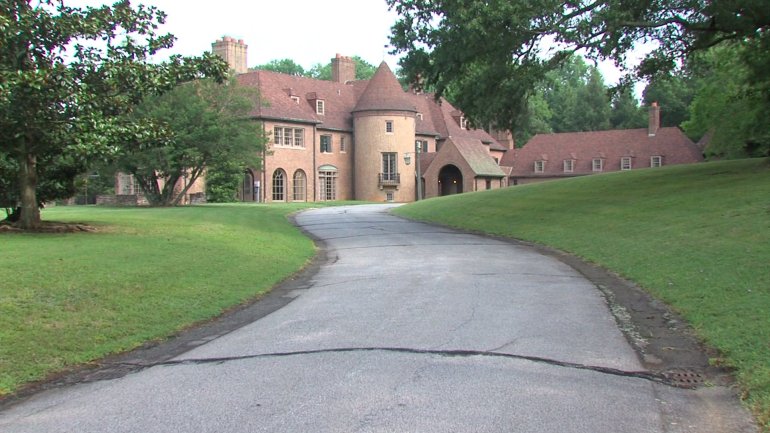 adamsleigh driveway.jpeg