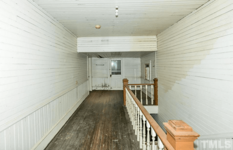 dunlap upstairs hallway.png