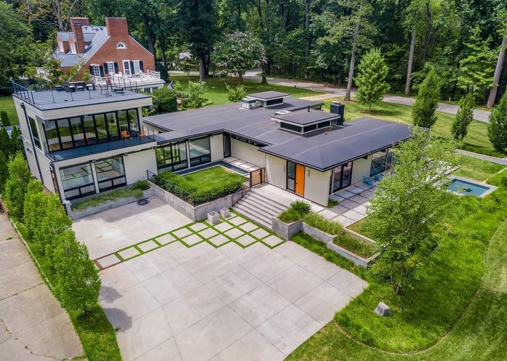 3905 henderson road.jpg