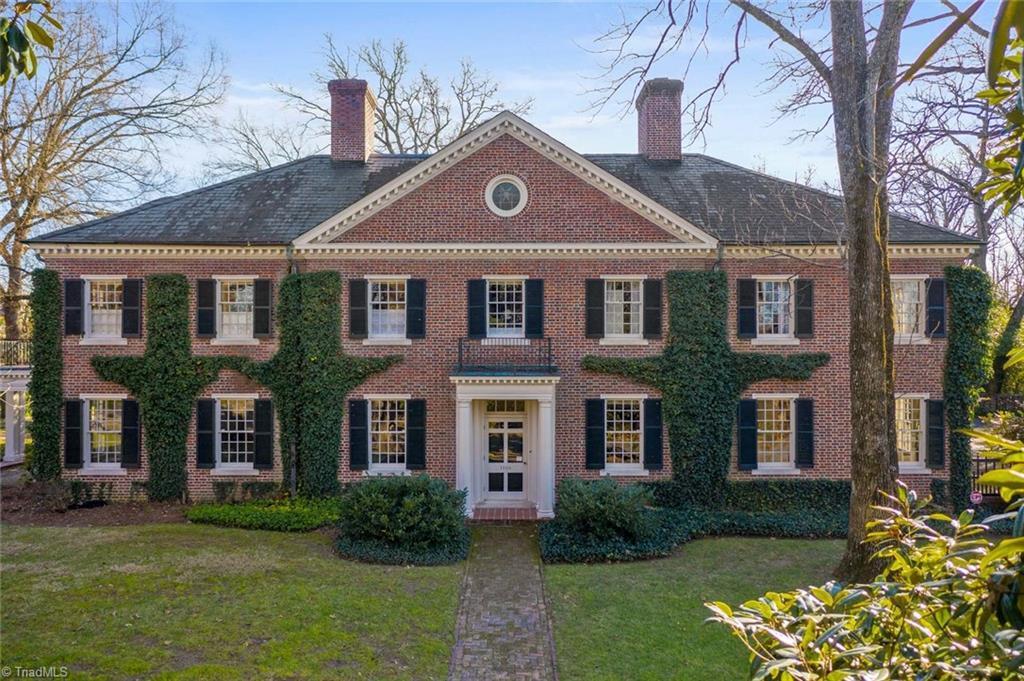 1101 forest hill drive high point.jpg