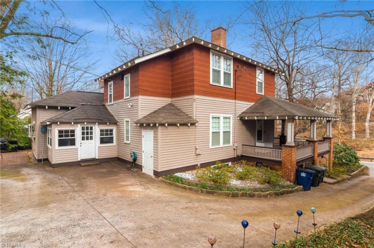 294 west end boulevard winston driveway.jpg