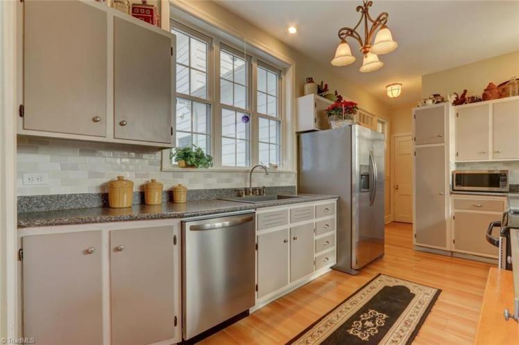 rivermont kitchen.jpg