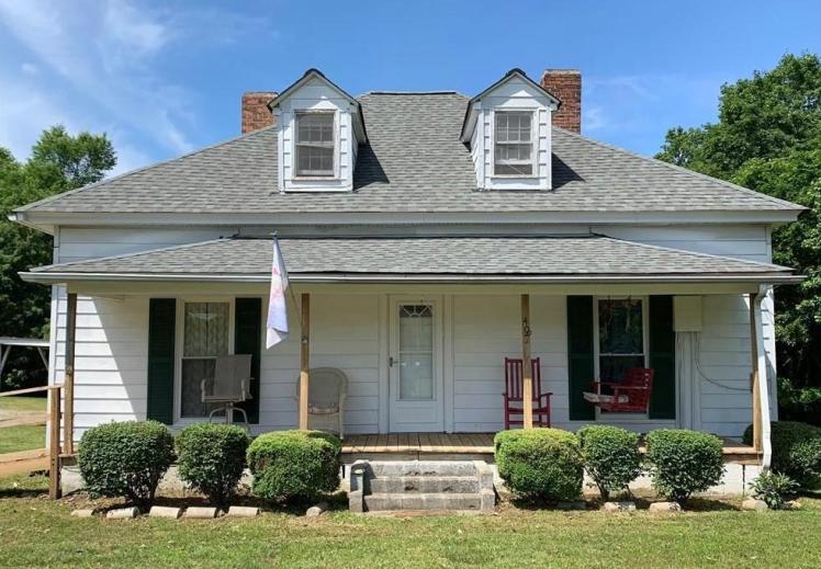 406 oakdale road jamestown 2019.jpg