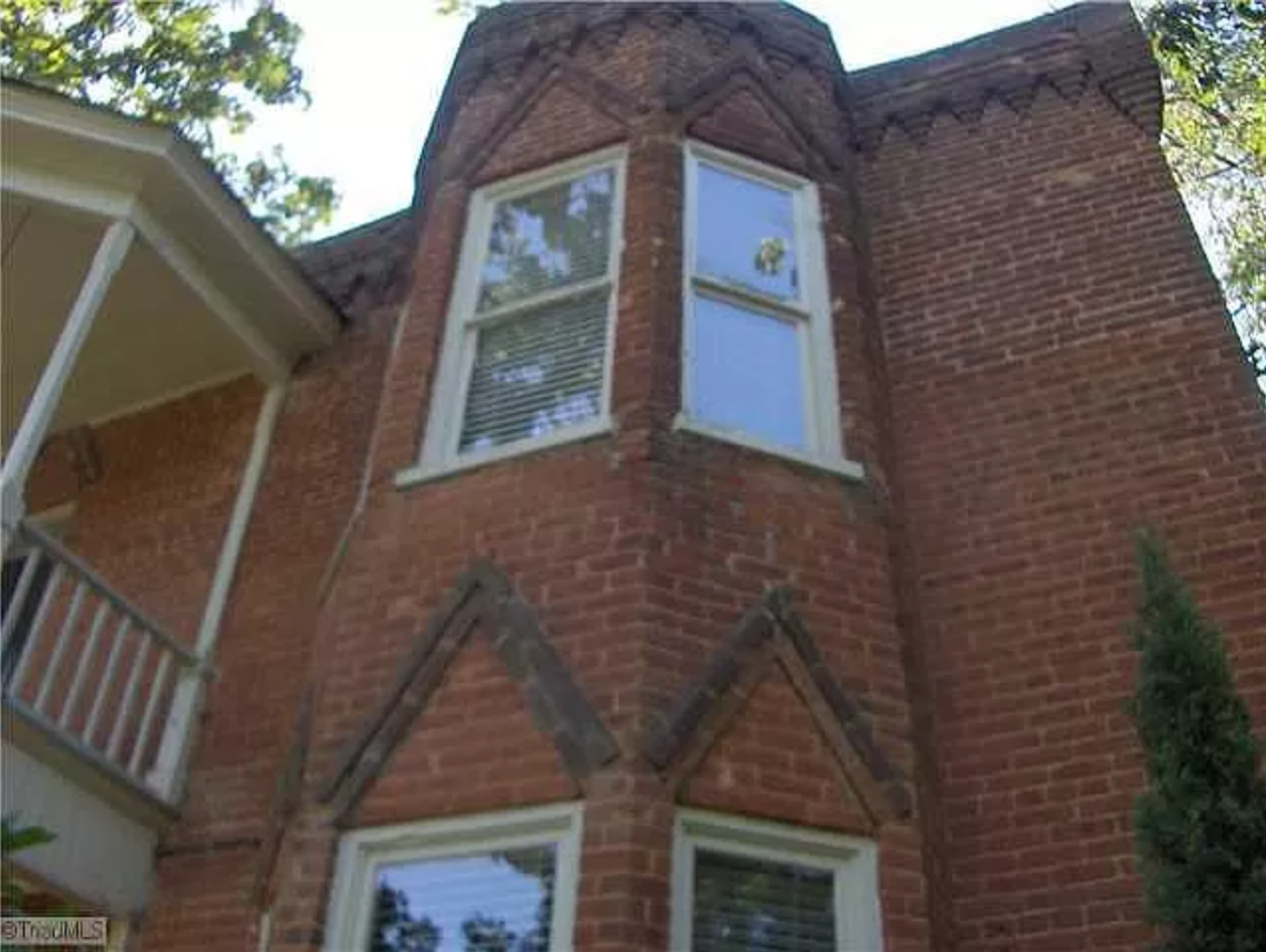 villa exterior bay windows.png