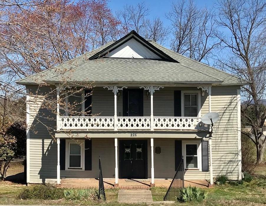 221 e dalton road king.jpg