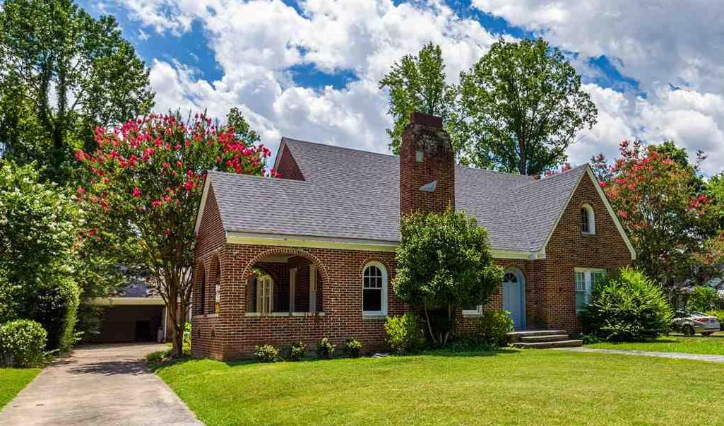 1416 hawthorne lane burlington.jpg