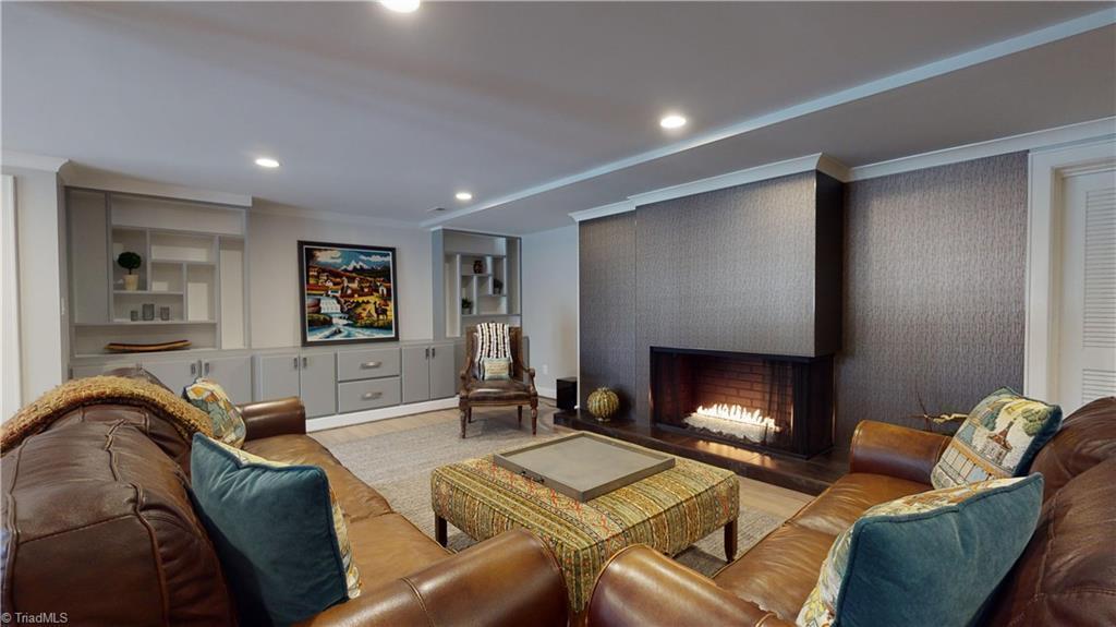 2716 bartram road downstairs