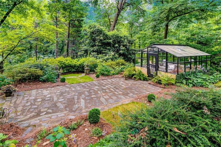 1077 e kent road winston backyard.jpg