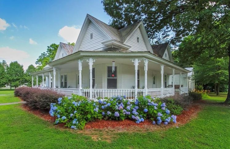 809 sideview street.jpg