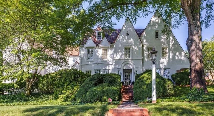 1001 country club drive.jpg