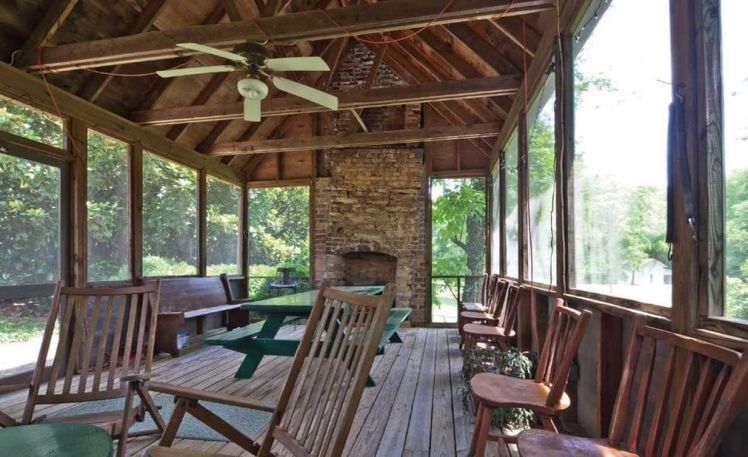 5869 u.s. 158 outbuilding 2.jpg