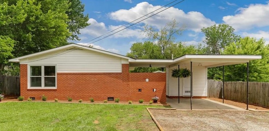 1709 e. cone boulevard.jpg